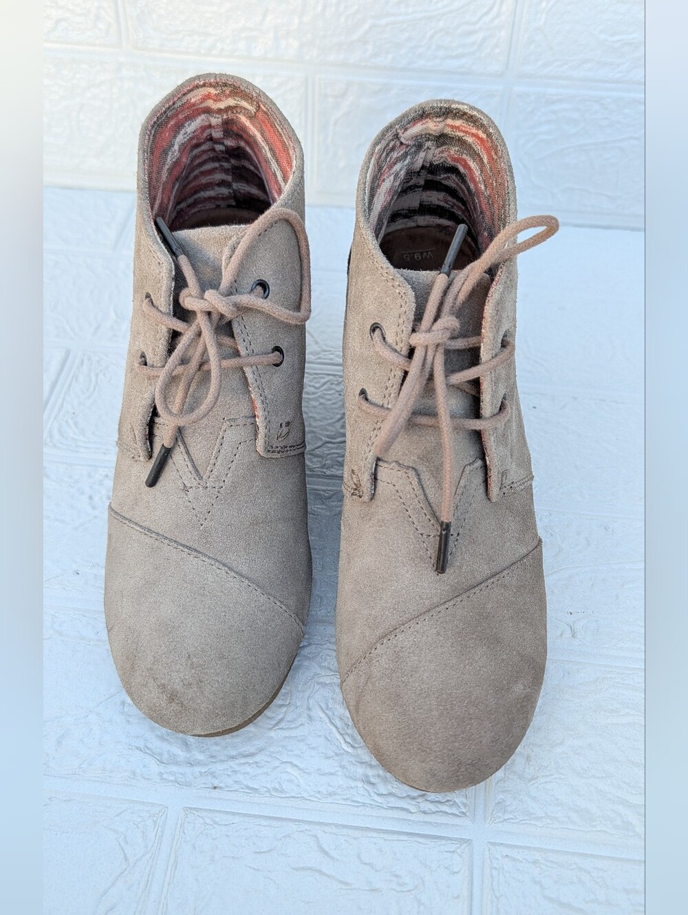 Toms Gray Suede Ankle Lace-Up Booties Sz 9.5 Woman's .